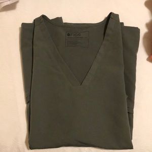 FIGS olive green Size XXL